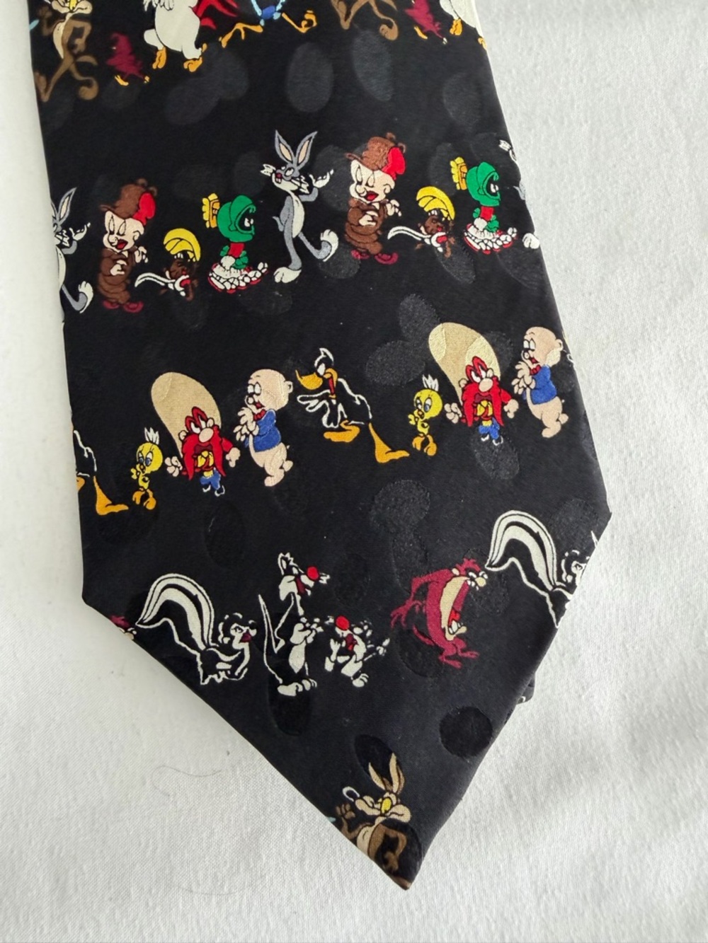 Vintage Looney Tunes Mania 100% Silk Black Cartoon Character Standard Tie